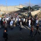 الالاف يتوافدون للاقصى لأداء صلاة الجمعة الأولى من رمضان