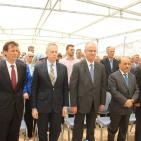 الحمد الله والوكالة الأمريكية للتنمية يفتتاحان شارع بيت إيبا- دير شرف في نابلس