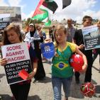 النبي صالح: نشطاء يرفعون البطاقات الحمراء دعما  لوقف عضوية الاحتلال في الفيفا