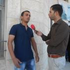 محافظ الخليل واذاعة راية يقدمان كراسي كهربائية لذوي الاعاقة