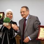 بلدية البيرة تكرم شركائها في مشروع تخضير البيرة