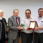 بلدية البيرة تكرم شركائها في مشروع تخضير البيرة