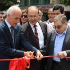 بالصور: وزارة الحكم المحلي وبلدية نابلس تفتتحان شارع يافا