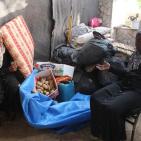 بالصور.. منذ الحرب هذه العائلة الغزية بلا مأوى