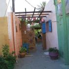 غزيون يلونون منازلهم بألوان حيوية مع بدء رمضان