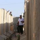 الآلاف يزحفون صوب القدس لأداء صلاة الجمعة الأولى من رمضان  عبر حاجز قلنديا