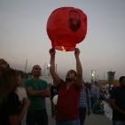 افطار امام سجن عوفر الاحتلالي بالماء والتمر اسنادا للاسرى المضربين عن الطعام