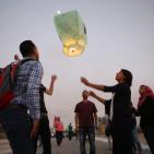 افطار امام سجن عوفر الاحتلالي بالماء والتمر اسنادا للاسرى المضربين عن الطعام