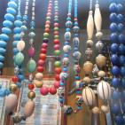 أبو تاج... خمسة عقود في مترين