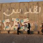 دخول المصلين الى القدس في الجمعة الثالثة من رمضان عبر حاجز قلنديا