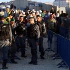 بالصور: حاجز قلنديا صباح الجمعة الأخيرة من شهر رمضان