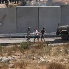 الاحتلال يهدم بنايتين في مستوطنة