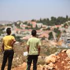 الاحتلال يهدم بنايتين في مستوطنة