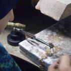 بالصور.. كيف يعامل الذهب في القانون الفلسطيني، وهل يدخل بطرق شرعية أم