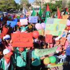 أطفال غزة يطلبون الحماية عبر تطيير عشرات الطائرات الورقية