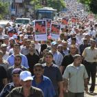 الأكبر منذ 67 عاما.. أكثر من 10 الاف موظف في الاونروا يحتجون على سياستها