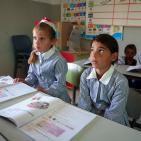 بالصور: أطفال سوسيا يتحدون أوامر الهدم ووزير التربية والتعليم يطلق العام الدراسي من مدرستهم