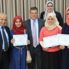 حفل تخريج جامعة النجاح والقنصلية الأمريكية في القدس لطالبات النادي العلمي 