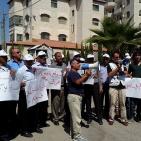 اعتصام  امام مجلس الوزراء لرفض استملاك اراضي واقامة مصنع اسمنت في اراضي طولكرم