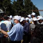 اعتصام  امام مجلس الوزراء لرفض استملاك اراضي واقامة مصنع اسمنت في اراضي طولكرم