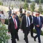 زيارة رئيس بلدية امستردام لمتحف محمود درويش بحضور موسى حديد رئيس بلدية رام الله وأعضاء المجلس