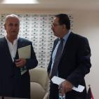 رئيس جامعة بيرزيت يعقد مؤتمرا صحفيا في الجامعة