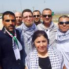 وفد مقدسي  باستقبال الاسير المحرر عمر شلبي امام سجن مجدو