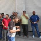 سائقو المركبات العمومية ينظمون وقفة احتجاجية في الخليل