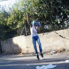 مواجهات بين قوات الإحتلال وشبان في مخيم قلنديا شمال القدس