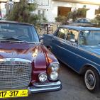 المركبات القديمة في سوق الحرجة في رام  الله