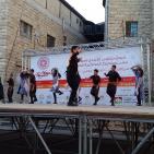 فرقة الهدف للدبكة  الشعبية و فرقة كنعان للتراث والفنون الشعبية في سوق الحرجة رام الله