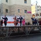 فرقة الهدف للدبكة  الشعبية و فرقة كنعان للتراث والفنون الشعبية في سوق الحرجة رام الله