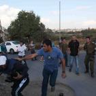 بالصور: المستوطنون يعتدون على الصحفيين في الخليل