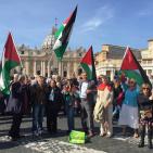 وقفه احتجاج على الممارسات القمعيه الاسرائيليه امام الفاتيكان