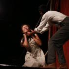 بالصور: عرض مسرحية 