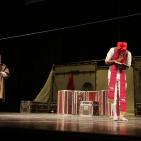 بالصور: عرض مسرحية 