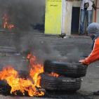 المواجهات المندلعة في باب الزاوية عقب اعدام شابين في الخليل
