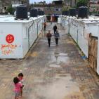 بالصور.. كرفانات الايواء بغزة في مهب الريح