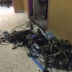 الاحتلال يغلق إذاعة الخليل ويصادر محتوياتها