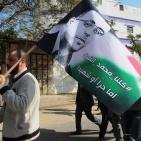 وقفة وخيمة تضامن بغزة مع الأسير الصحفي 