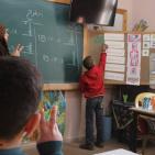 الأطفال الصم مصيرهم معلق بقرار حكومي ...!!