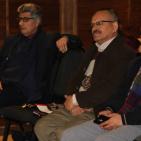 الكاتب  اسامه العيسه  يوقع روايته 