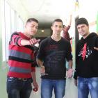 النجاح التطوعية والخدمة المجتمعية في النجاح يُنظمان نشاط رسم في إحدى المدارس