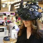 تصاميم القبعات التي ستتزين بها النساء في كأس دبي العالمي