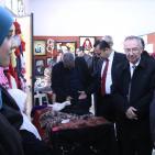 جامعة النجاح تفتتح معرضاً للأعمال اليدوية والحرفية التراثية