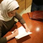 الروائية الكويتية بثينة العيسى في ضيافة متحف محمود درويش