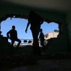 الاحتلال يهدم منزل الشهيد حسين ابو غوش في مخيم قلنديا