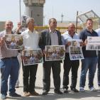 الاحتلال يقمع وقفة تضامنية مع الصحفي نزال امام معتقل عوفر