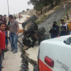 صور: اصابة مواطن بعد انقلاب جراره الزراعي بالخليل