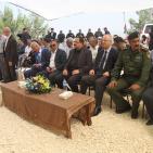الصور: الحمد الله يضع حجر الأساس لمدرسة الشهداء في قرية بيت وزن- نابلس